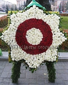 Венки траурные из живых цветов